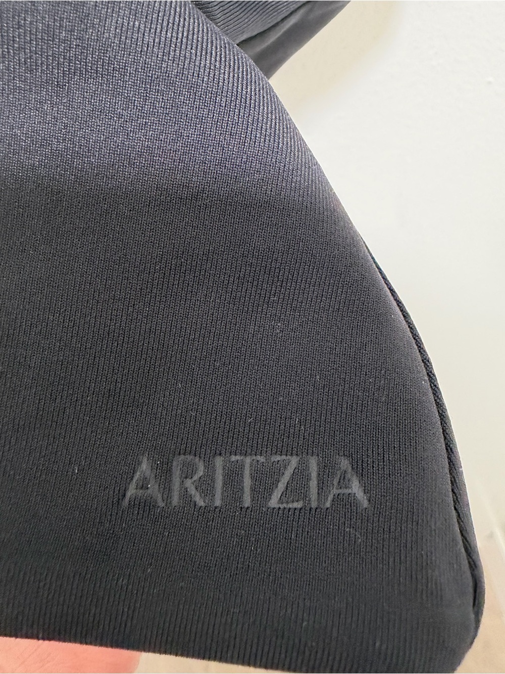 ARITZIA Original Contour Ravish Off the Shoulder Top - Picture 6 of 6